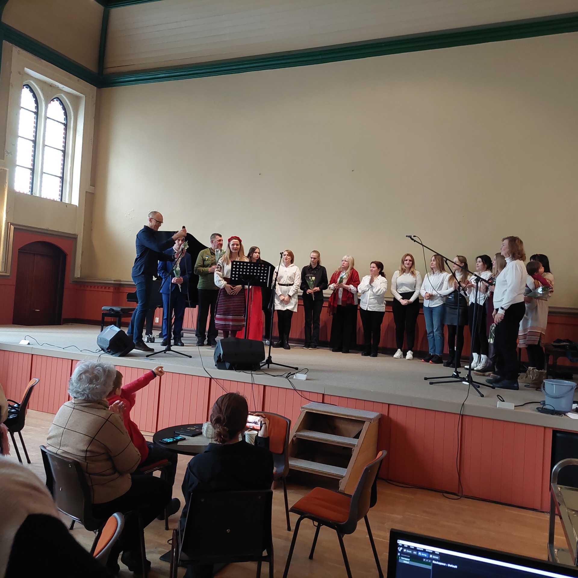 Ukrainsk musikk kulturkafe i Sobra scene